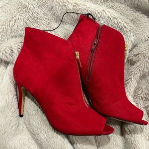 Red, Mark Fisher heels